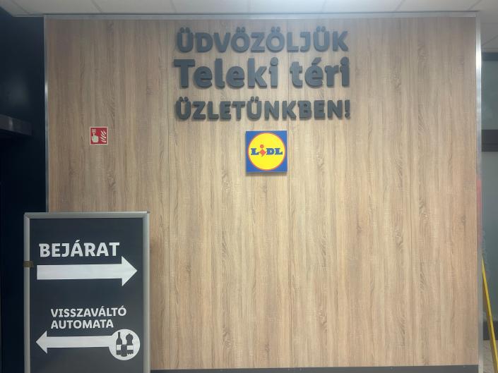 P0304 - Store & POS decoration